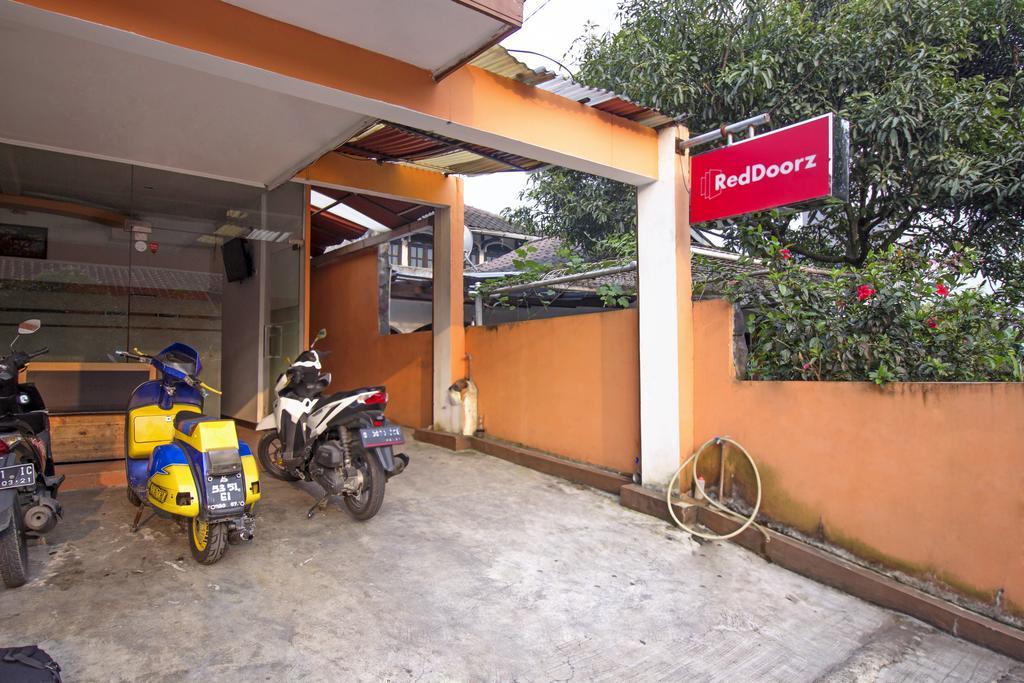 Reddoorz Syariah Near Btc Fashion Mall Bandung Dış mekan fotoğraf