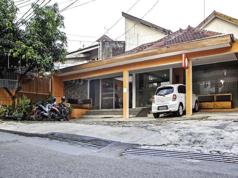 Reddoorz Syariah Near Btc Fashion Mall Bandung Dış mekan fotoğraf
