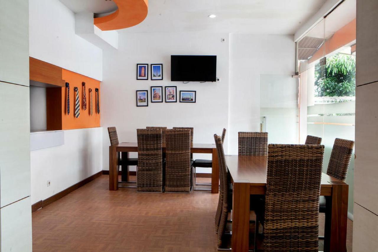 Reddoorz Syariah Near Btc Fashion Mall Bandung Dış mekan fotoğraf